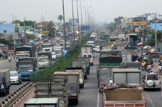 Quốc lộ 1 đoạn qua huyện Bình Chánh, TP.HCM.