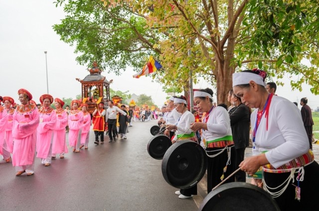 Lễ hội truyền thống chùa Tây Phương được Bộ Văn hóa, Thể thao và Du lịch đưa vào Danh mục di sản văn hóa phi vật thể Quốc gia.