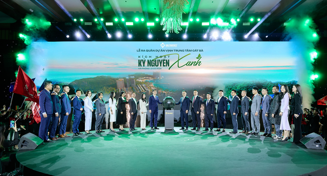 Đại diện chủ Kl99ok phiên bản mới Sun Property cùng các đại lý phân phối BĐS chiến lược cùng thực hiện nghi thức Kích hoạt kỷ nguyên xanh
