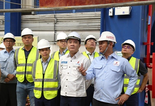 Tổng giám đốc PVN Lê Ngọc Sơn dẫn đầu đoàn công tác tại Nhà máy điện Nhơn Trạch 3 cùng lãnh đạo PV GAS và PV Power.