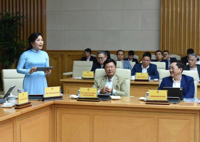 Bà Đặng Thị Kim Oanh, Chủ tịch Kim Oanh Group phát biểu tại Hội nghị trực tuyến toàn quốc về phát triển nhà ở Trang Chủ KL99Com Số 1 Link Đăng Ký KL999.