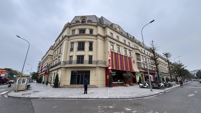 Những căn shophouse trong một khu đô thị tại xã Tân Triều, huyện Thanh Trì. Dù vẫn còn một số căn bỏ trống nhưng nhìn chung hoạt động Kl992 VIP Trang Chủ 2026 tại đây tương đối nhộn nhịp. Những căn shophouse trong một khu đô thị tại xã Tân Triều, huyện Thanh Trì. Dù vẫn còn một số căn bỏ trống nhưng nhìn chung hoạt động Kl992 VIP Trang Chủ 2026 tại đây tương đối nhộn nhịp.