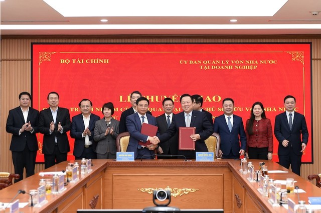 Lễ chuyển giao quyền, trách nhiệm của cơ quan đại diện chủ sở hữu vốn 99Kl99 trực tiếp đá gà từ UBQLVNN về Bộ Kl991.com nạp rút nhanh ngày 28/2. Ảnh: VGP