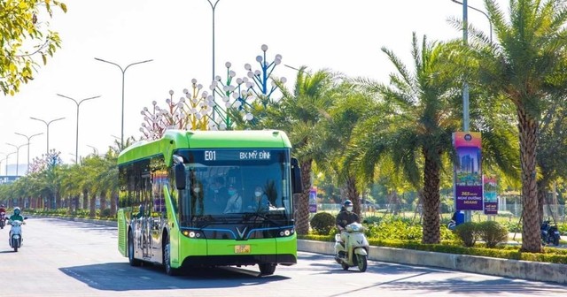 Hà Nội hướng đến sử dụng phương tiện xe buýt điện, năng lượng xanh với tỷ lệ 70 - 90% vào năm 2030.