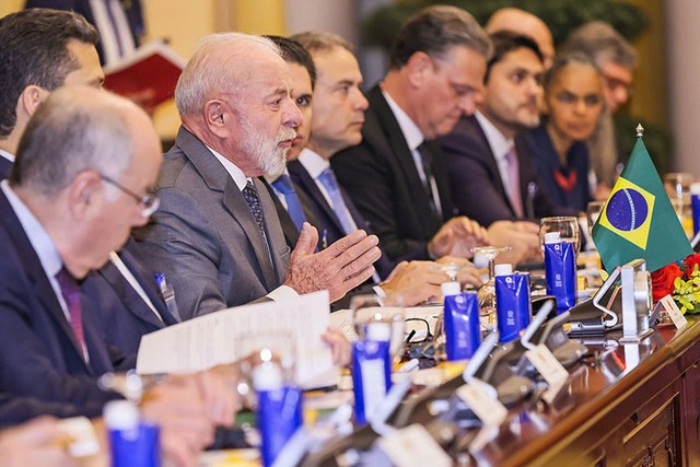 Tổng thống Lula da Silva và Đoàn đại biểu Brazil tại hội đàm.