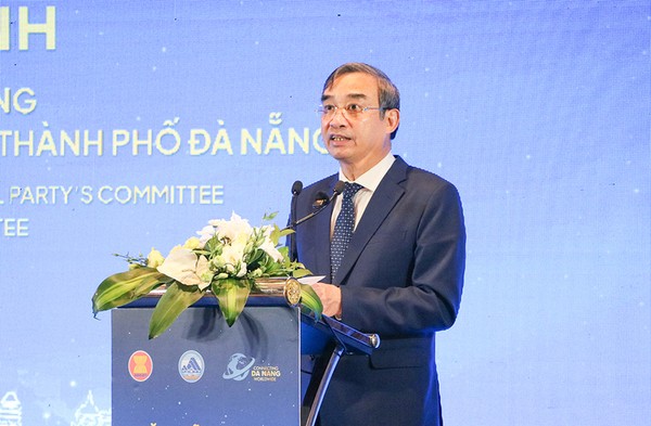 Ông Lê Trung Chinh, Chủ tịch UBND TP Đà Nẵng phát biểu tại Hội Nghị