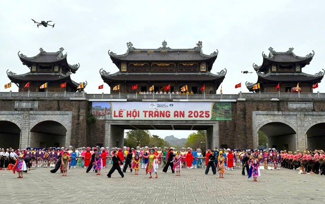 Hơn 700 nghệ sĩ, diễn viên biểu diễn trong Lễ hội Tràng An 2025.