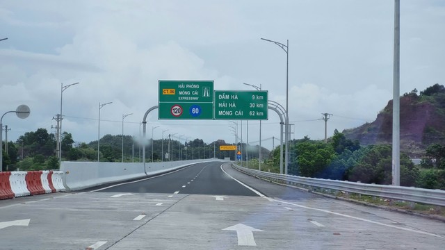 Quảng Ninh có cơ sở Kl99kl ưu đãi độc quyền kết nối đến cảng biển khá đa dạng. Ảnh: VP Đông Bắc