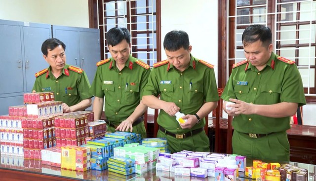 Lực lượng chức năng đã thu giữ hàng chục loại thuốc giả và số lượng lớn nguyên liệu để Kl994 nhà cái bóng đá world cup.
