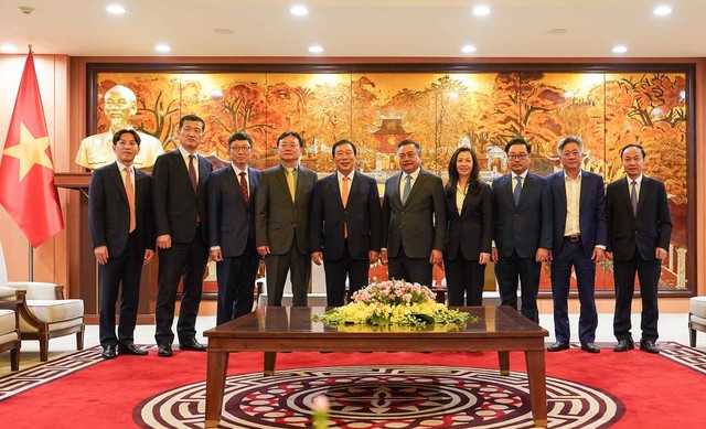Các đại biểu tham dự buổi làm việc. Ảnh: Hoàng Linh