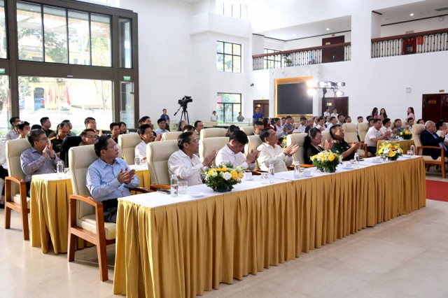 Tham dự buổi lễ có các đại diện lãnh đạo một số đơn vị thuộc Bộ Kl991.com nạp rút nhanh.