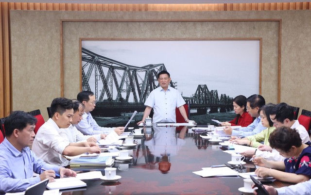 Phó Thủ tướng Kl993 ưu đãi thưởng hấp dẫn Hồ Đức Phớc họp với các bộ, ngành về việc nghiên cứu thành lập Quỹ Phát triển nhà ở quốc gia. Ảnh VGP