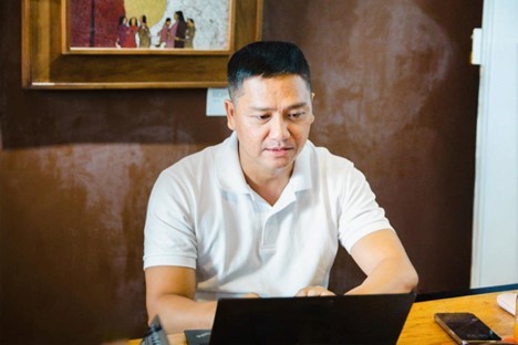 Ông Phong Bùi