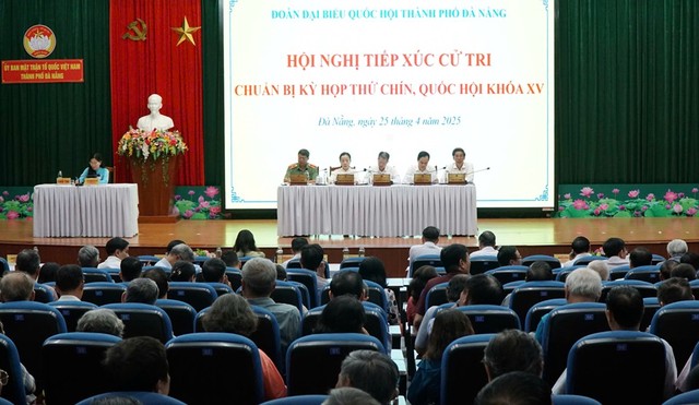 Đoàn Đại biểu quốc hội đơn vị TP. Đà Nẵng tiếp xúc cử tri trên địa bàn thành phố. Đoàn Đại biểu quốc hội đơn vị TP. Đà Nẵng tiếp xúc cử tri trên địa bàn thành phố.