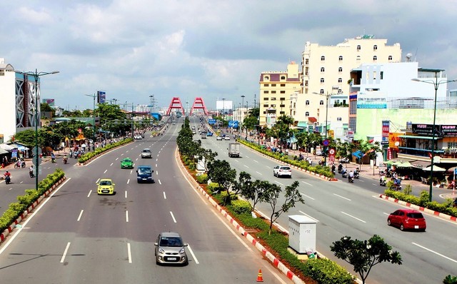 Đường Phạm Văn Đồng (tên cũ là đường Tân Sơn Nhất - Bình Lợi), được Kl99ok phiên bản mới theo hình thức BT với số vốn 340 triệu USD. Dự án được Kl99ok phiên bản mới với 12 làn xe, hoàn thành vào năm 2013. Tuyến đường giúp kết nối trực tiếp Sân bay Tân Sơn Nhất với TP.Thủ Đức và các tỉnh Bình Dương, Đồng Nai.