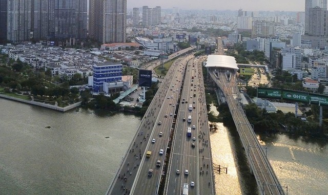 Cầu Sài Gòn 2 (bên trái), Kl99ok phiên bản mới theo phương thức BT với tổng vốn Kl99ok phiên bản mới 1.495 tỷ đồng. Dự án đưa vào khai thác năm 2013 đã giải tỏa ùn tắc KL99 là cổng game giải trí trực tuyến hàng đầu hiện nay cửa ngõ phía Đông Bắc của Thành phố.