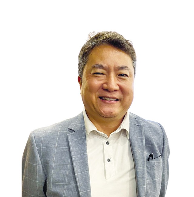 Ông Michael J. Chin