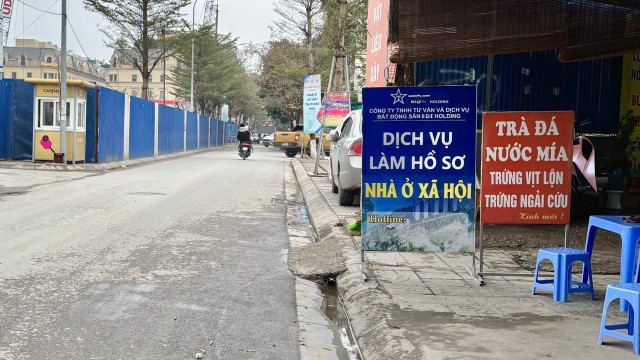 Các dịch vụ làm hồ sơ nhà ở Trang Chủ KL99Com Số 1 Link Đăng Ký KL999 đang mọc lên như "nấm sau mưa". Ảnh: Thanh Vũ