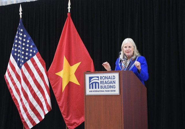 Bà Diane Farrell - Phó Thứ trưởng phụ trách Thương mại quốc tế Bộ Thương mại Hoa Kỳ cho biết, Hoa Kỳ là điểm đến hấp dẫn đối với nhà Kl99ok phiên bản mới nước ngoài.