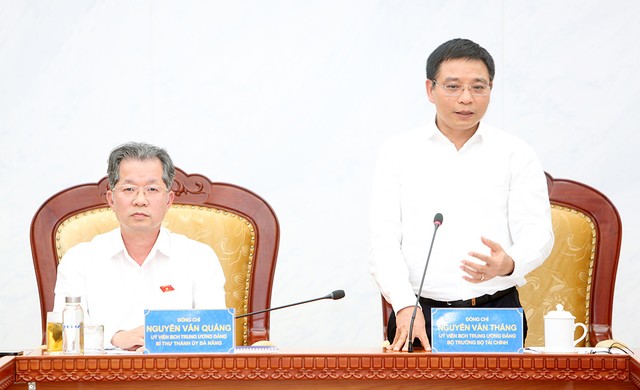 Bộ trưởng Nguyễn Văn Thắng (bên phải) phát biểu tại buổi làm việc. Ảnh: Đức Minh