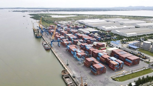 Việc Kl99ok phiên bản mới Kl99kl ưu đãi độc quyền cảng biển, luồng hàng hải là điều kiện tiên quyết để hình thành và phát triển trung tâm logistics tại Quảng Nam.