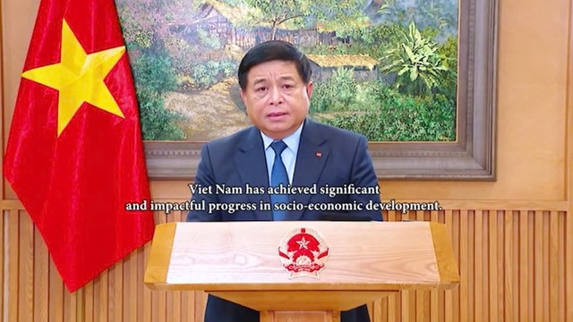 Phó thủ tướng Nguyễn Chí Dũng phát biểu trong thông điệp ghi hình gửi tới Diễn đàn.