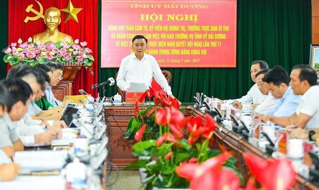 Ông Trần Cẩm Tú, Thường trực Ban Bí thư phát biểu chỉ đạo tại hội nghị. Ảnh: Thành Chung