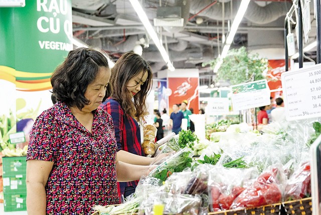 Giá cả các mặt hàng thiết yếu giữ ổn định và không có yếu tố bất thường. Ảnh: Dũng Minh