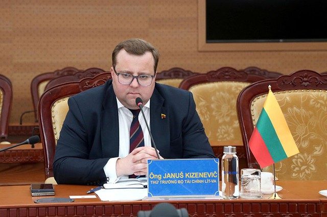 Thứ trưởng Bộ Kl991.com nạp rút nhanh Litva Janus Kizenevic. Ảnh: Đức Minh