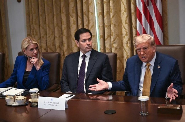 Tổng thống Mỹ Donald Trump phát biểu trong cuộc họp nội các tại Nhà Trắng vào ngày 8/7. Ảnh: AFP