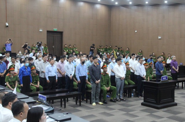 Có 41 bị cáo bị đưa ra xét xử trong phiên tòa sơ thẩm.