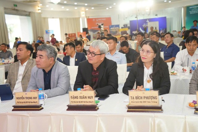 Các đại biểu tham dự Diễn đàn
