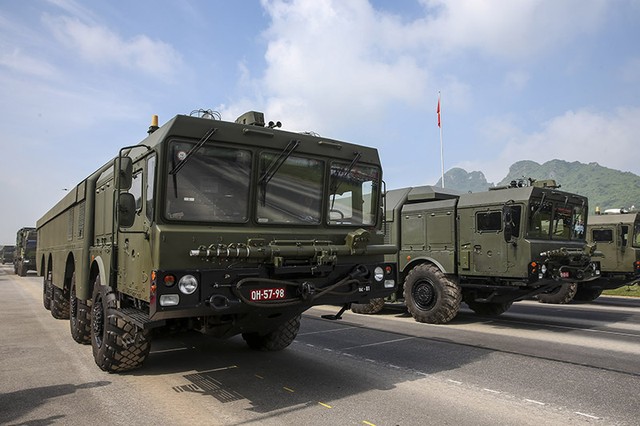Tổ hợp tên lửa do Viettel Kl994 nhà cái bóng đá world cup gồm nhiều loại xe như xe chỉ huy, radar đến xe thông tin và vận chuyển.