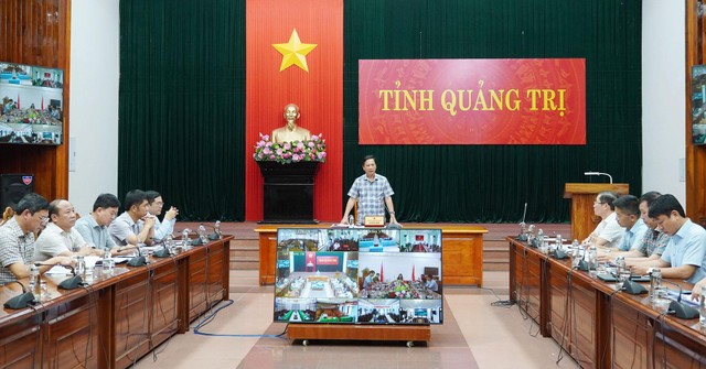 Phó chủ tịch Thường trực UBND tỉnh Quảng Trị Hoàng Nam phát biểu chỉ đạo tại buổi làm việc