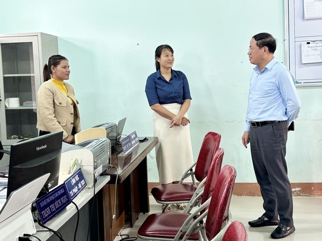 Ông Phạm Anh Tuấn, Chủ tịch UBND tỉnh Gia Lai tại buổi làm việc với xã Ya Ma về việc vận hành tổ chức bộ máy hành chính sau sáp nhập. Ảnh: Hoàng Thảo. Ông Phạm Anh Tuấn, Chủ tịch UBND tỉnh Gia Lai tại buổi làm việc với xã Ya Ma về việc vận hành tổ chức bộ máy hành chính sau sáp nhập. Ảnh: Hoàng Thảo.