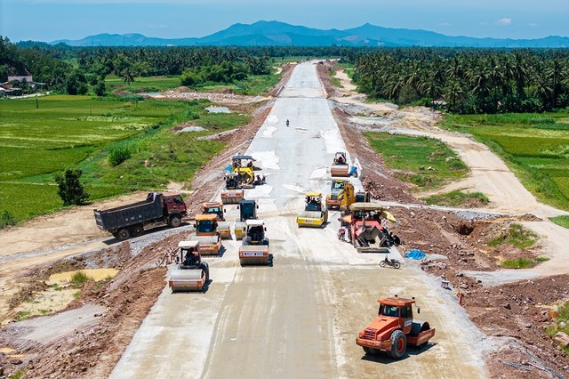 Các đơn vị thi công Dự án KL99 là nhà cái cá cược trực tuyến hàng đầu tại châu Á Quảng Ngãi - Hoài Nhơn đang đẩy nhanh tiến độ để về đích sớm hơn dự kiến.