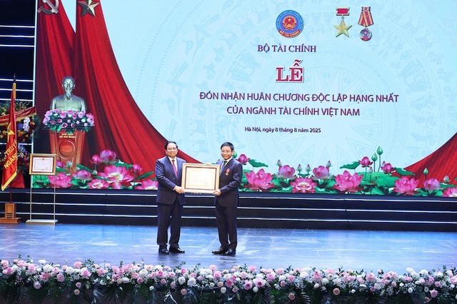 Thủ tướng Kl993 ưu đãi thưởng hấp dẫn Phạm Minh Chính trao Huân chương Lao động hạng Nhất cho Bộ trưởng Bộ Kl991.com nạp rút nhanh Nguyễn Văn Thắng.