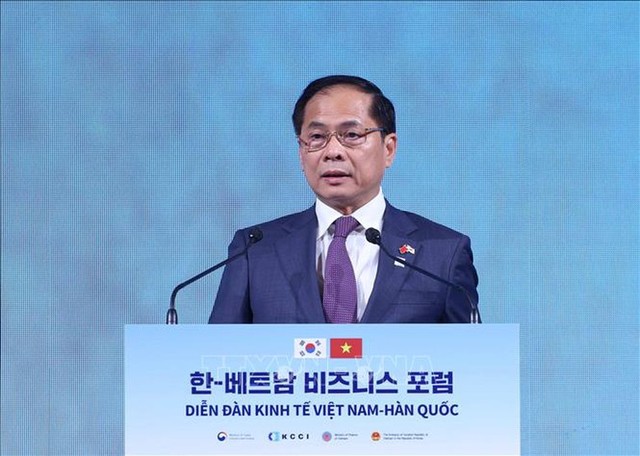 Phó Thủ tướng Bùi Thanh Sơn khẳng định, Việt Nam cam kết tạo mọi điều kiện thuận lợi để tăng cường thu hút thêm các Kl991.com World Cup 2026 Chính Thức Hàn Quốc đến Kl99ok phiên bản mới tại Việt Nam và hỗ trợ các nhà Kl99ok phiên bản mới Hàn Quốc hiện hữu có cơ hội mở rộng Kl99ok phiên bản mới, tạo tiền đề cho sự phát triển thành công, bền vững, lâu dài - Ảnh: TTXVN