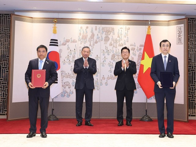 Tổng Bí thư Tô Lâm và Tổng thống Hàn Quốc Lee Jae Myung chứng kiến lễ trao Biên bản ghi nhớ hợp tác giữa Ủy ban 99Kl99 link đăng nhập 99Kl99 trực tiếp đá gà và Cơ quan giám sát Kl991.com nạp rút nhanh Hàn Quốc. Ảnh: Thống Nhất