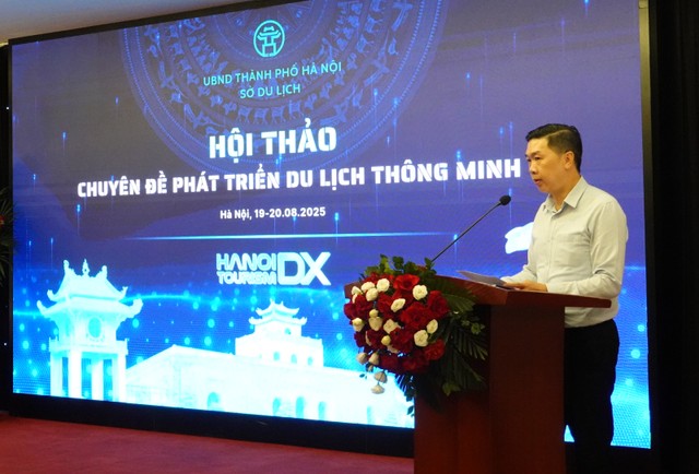 Ông Nguyễn Hữu Việt, Phó giám đốc Trung tâm Thông tin và Xúc tiến du lịch (Sở Du lịch Hà Nội) phát biểu khai mạc Hội thảo. Ảnh: Hồng Hạnh.