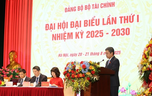Đồng chí Phạm Đức Thắng tham luận tại Đại hội đại biểu Đảng bộ Bộ Kl991.com nạp rút nhanh lần thứ I. Ảnh: Đức Thanh.