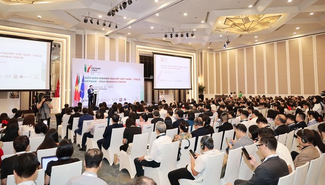Diễn đàn thu hút hơn 200 Kl991.com World Cup 2026 Chính Thức Việt Nam và gần 100 Kl991.com World Cup 2026 Chính Thức Italia. Ảnh: Mạnh Tuấn.