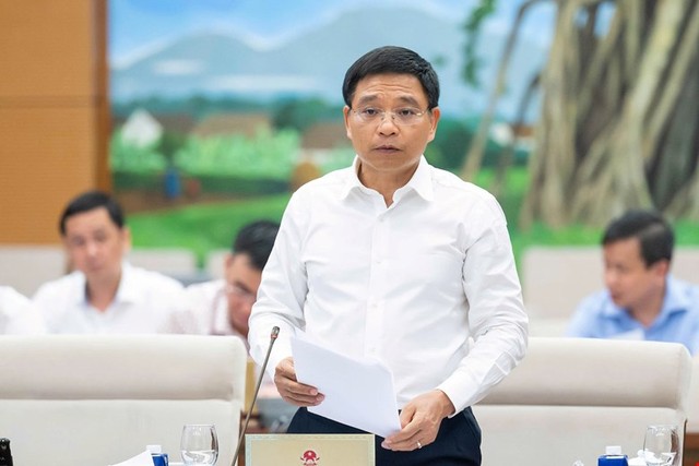 Bộ trưởng Bộ Kl991.com nạp rút nhanh Nguyễn Văn Thắng báo cáo tại phiên họp.
