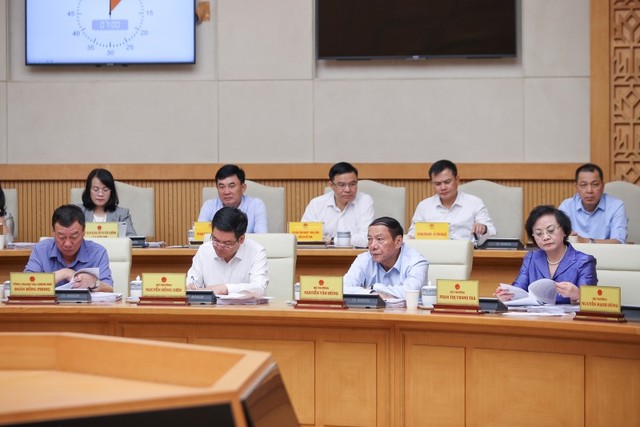 Các đại biểu tham dự phiên họp.