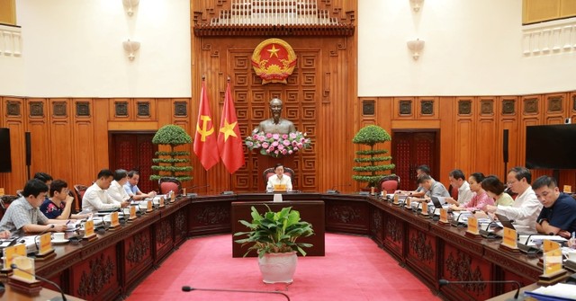 Phó thủ tướng Trần Hồng Hà chủ trì cuộc họp. Ảnh: Minh Khôi - VGP.