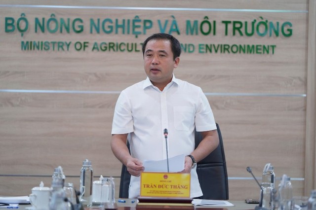 Quyền Bộ trưởng Bộ Nông nghiệp và Môi trường Trần Đức Thắng chủ trì cuộc họp ngày 11/9.