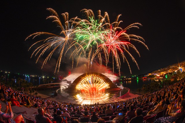 Show diễn Kiss of the Sea đạt kỷ lục Guinness thế giới tại Sunset Town, Phú Quốc, hút hàng ngàn khách quốc tế mỗi ngày