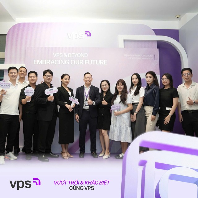 Định hướng kiến tạo môi trường Kl99ok phiên bản mới bền vững được thể hiện qua Phòng giao dịch mới của VPS tại Sài Gòn – hiện đại, cởi mở và gần gũi với khách hàng.