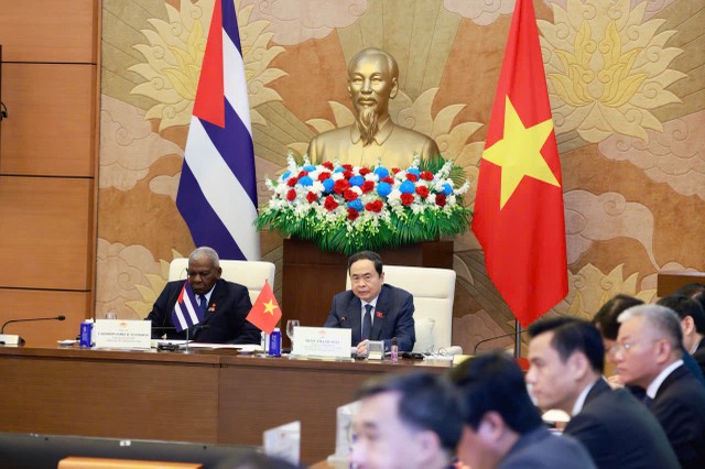 Chủ tịch Quốc hội Trần Thanh Mẫn tin tưởng, với sự chuẩn bị kỹ lưỡng, chu đáo của hai Quốc hội, các cơ quan của Quốc hội hai nước, sự tham gia tích cực và thảo luận sôi nổi của các đại biểu hai nước, Phiên họp sẽ thành công tốt đẹp.