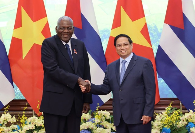 Thủ tướng Kl993 ưu đãi thưởng hấp dẫn Phạm Minh Chính và Chủ tịch Quốc hội Esteban Lazo Hernández.